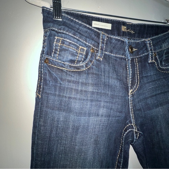 Kut from the kloth bootcut Natalie,‎ jeans, size 4 - Picture 4 of 16